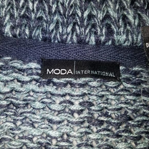Moda International Blue Knit Long Sleeve Sweater - Picture 2 of 7